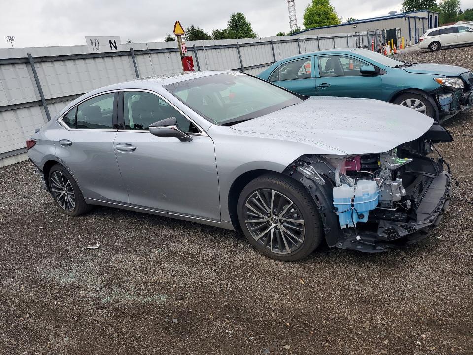 Photo 4 from auction – 2025 LEXUS ES 300H with VIN 58ADA1C17SU072970