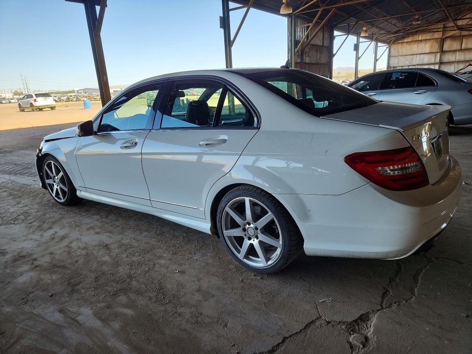 Photo 2 from auction – 2014 MERCEDES-BENZ C with VIN WDDGF4HBXEA953526