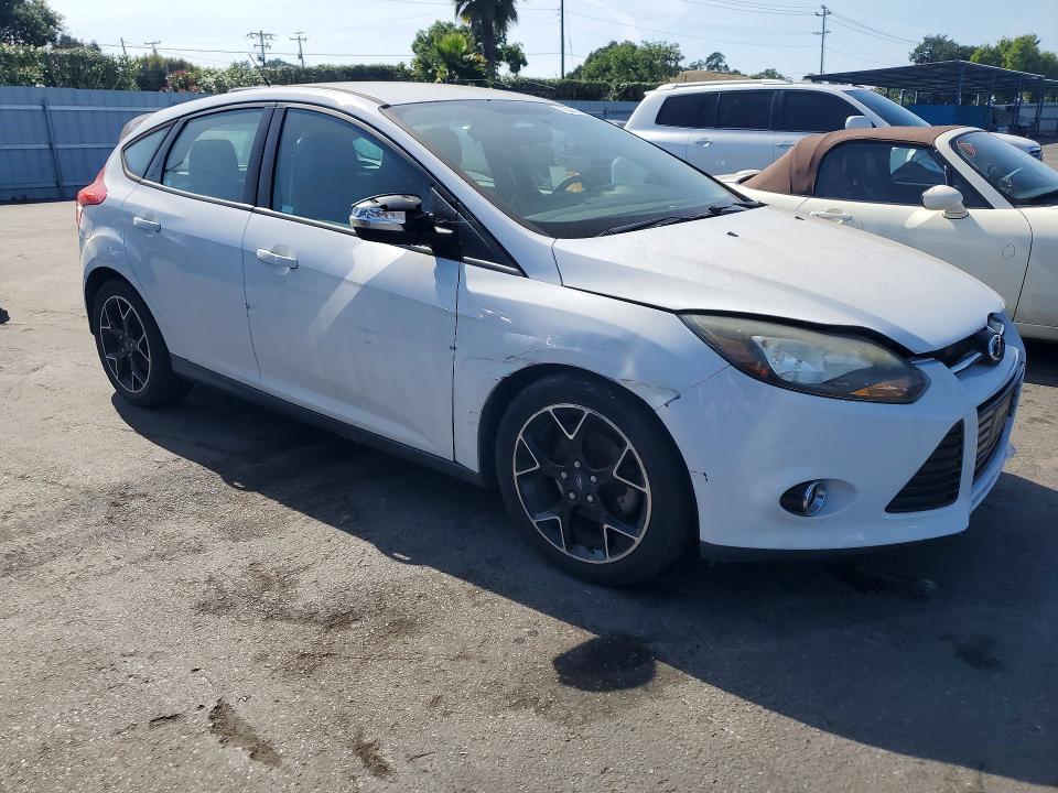 Photo 4 from auction – 2014 FORD FOCUS with VIN 1FADP3K22EL454260
