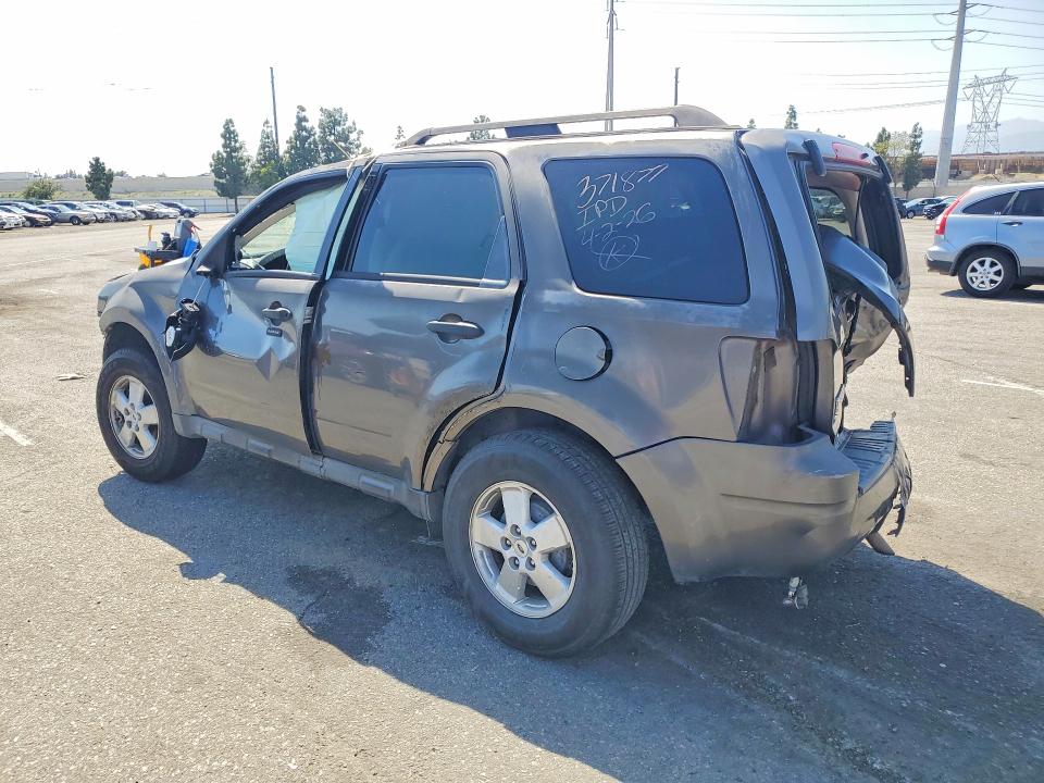 Photo 2 from auction – 2010 FORD ESCAPE with VIN 1FMCU9D77AKC28091