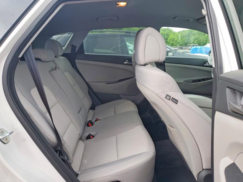 Photo 11 from auction – 2018 HYUNDAI TUCSON with VIN KM8J2CA42JU662797