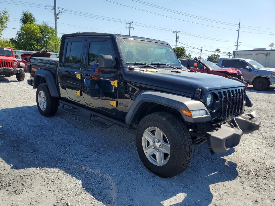 Photo 4 from auction – 2020 JEEP GLADIATOR with VIN 1C6JJTAG3LL142299