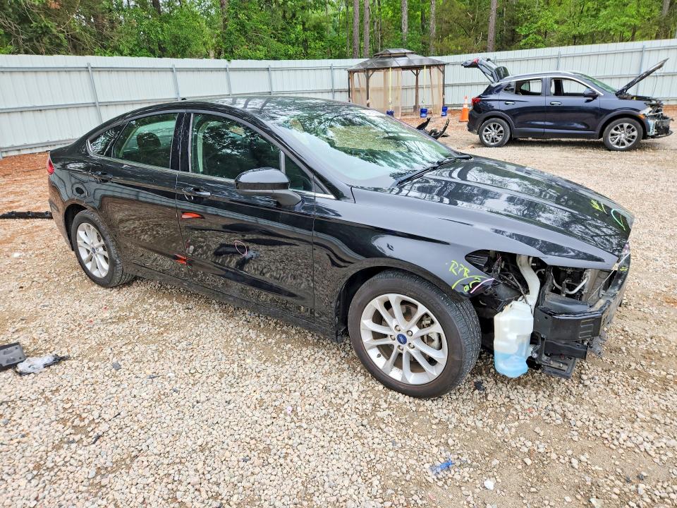 Photo 4 from auction – 2020 FORD FUSION with VIN 3FA6P0HD4LR218983