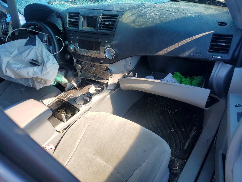 Photo 8 from auction – 2012 TOYOTA HIGHLANDER with VIN JTEBC3EH3C2005097