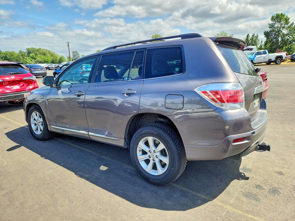 Photo 2 from auction – 2011 TOYOTA HIGHLANDER with VIN JTEBC3EH3B2002196