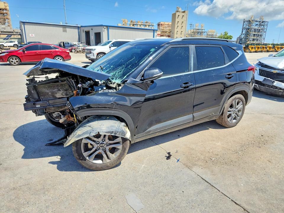 KIA SELTOS 2021 with VIN KNDEU2AA3M7225751 - Photo from auction