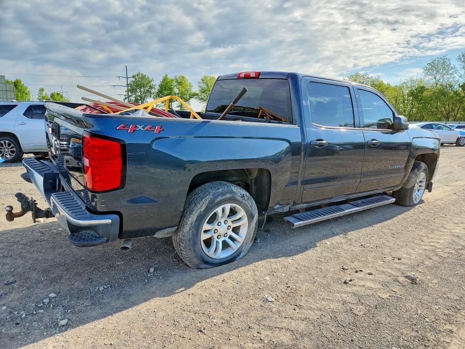 Photo 3 from auction – 2018 CHEVROLET SILVERADO with VIN 3GCUKREC1JG491159
