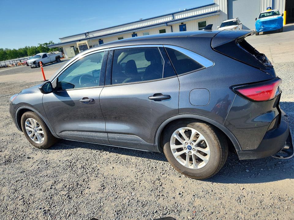 Photo 2 from auction – 2020 FORD ESCAPE with VIN 1FMCU0G6XLUA67709