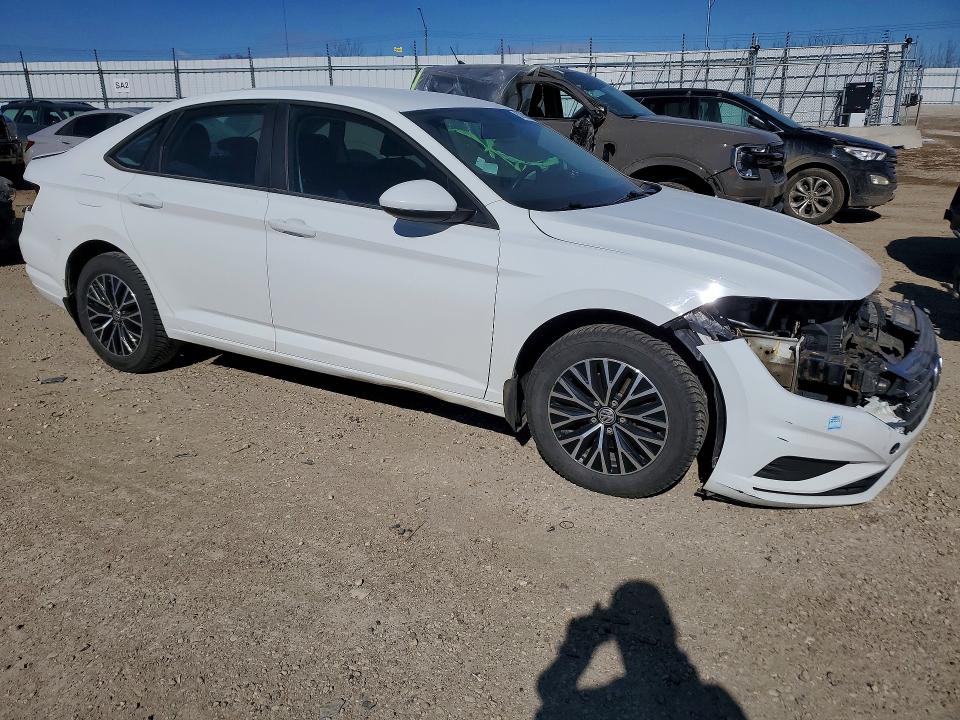 Photo 4 from auction – 2020 VOLKSWAGEN JETTA with VIN 3VWCB7BU1LM009420