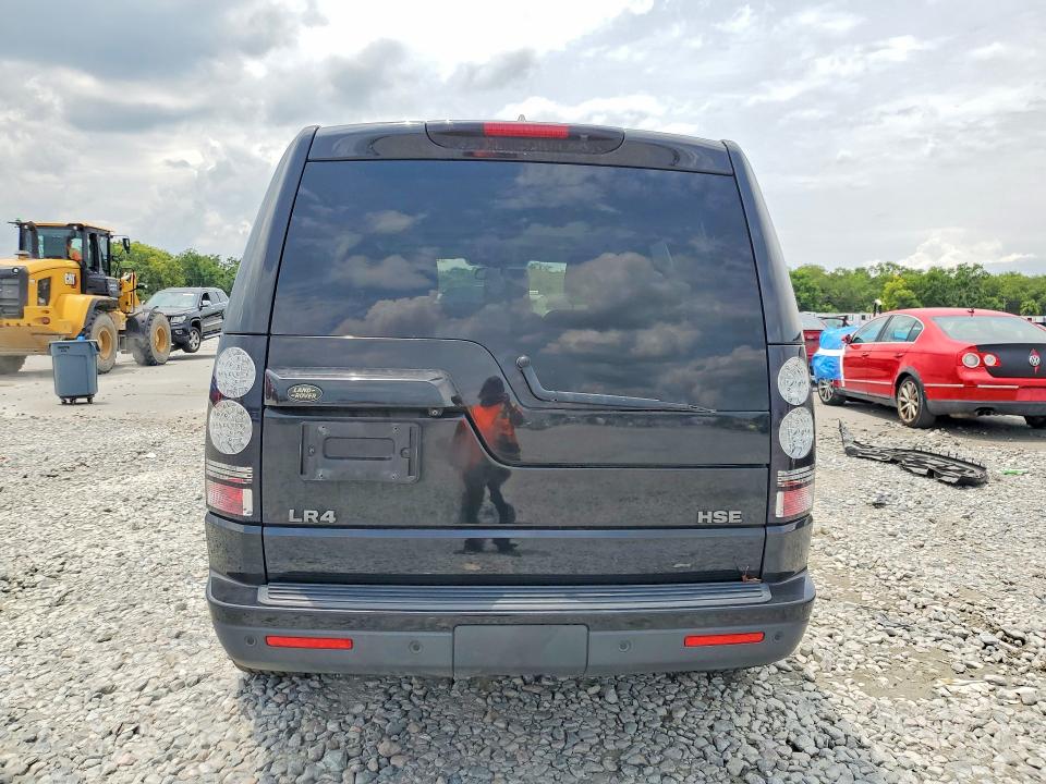 Photo 6 from auction – 2016 LAND ROVER LR4 with VIN SALAG2V60GA824604