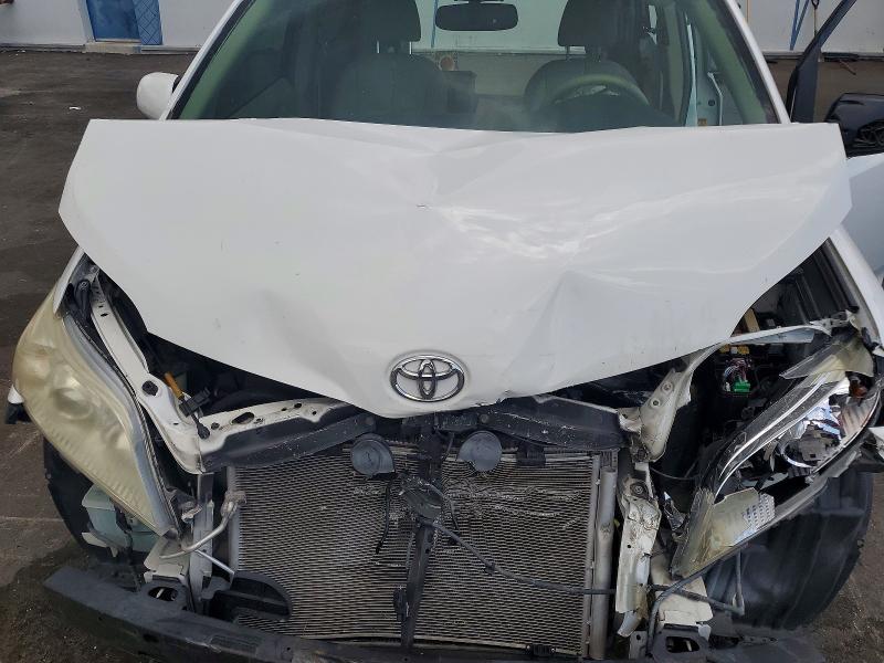 Photo 12 from auction – 2014 TOYOTA SIENNA with VIN 5TDYK3DC0ES445992