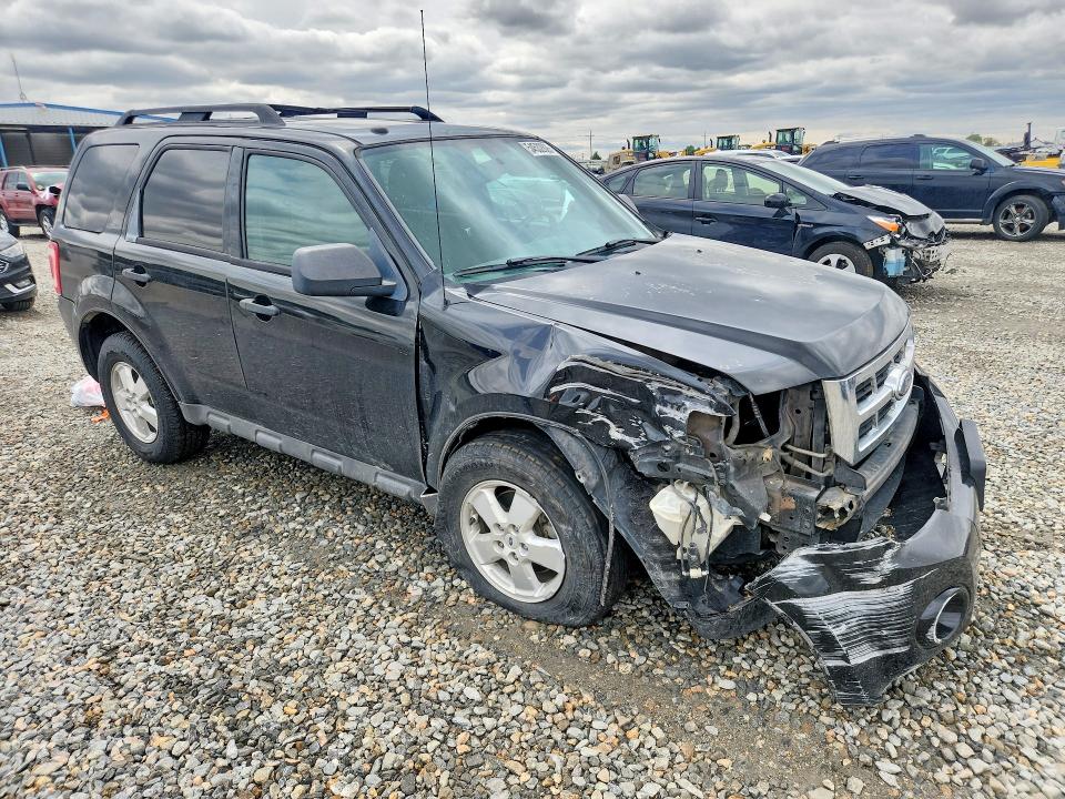 Photo 4 from auction – 2010 FORD ESCAPE with VIN 1FMCU0DG7AKA54633