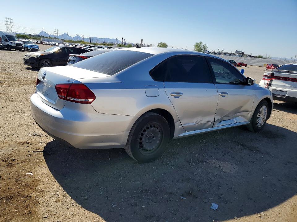 Снимка 3 от търг – 2015 VOLKSWAGEN PASSAT с VIN 1VWAT7A34FC010404