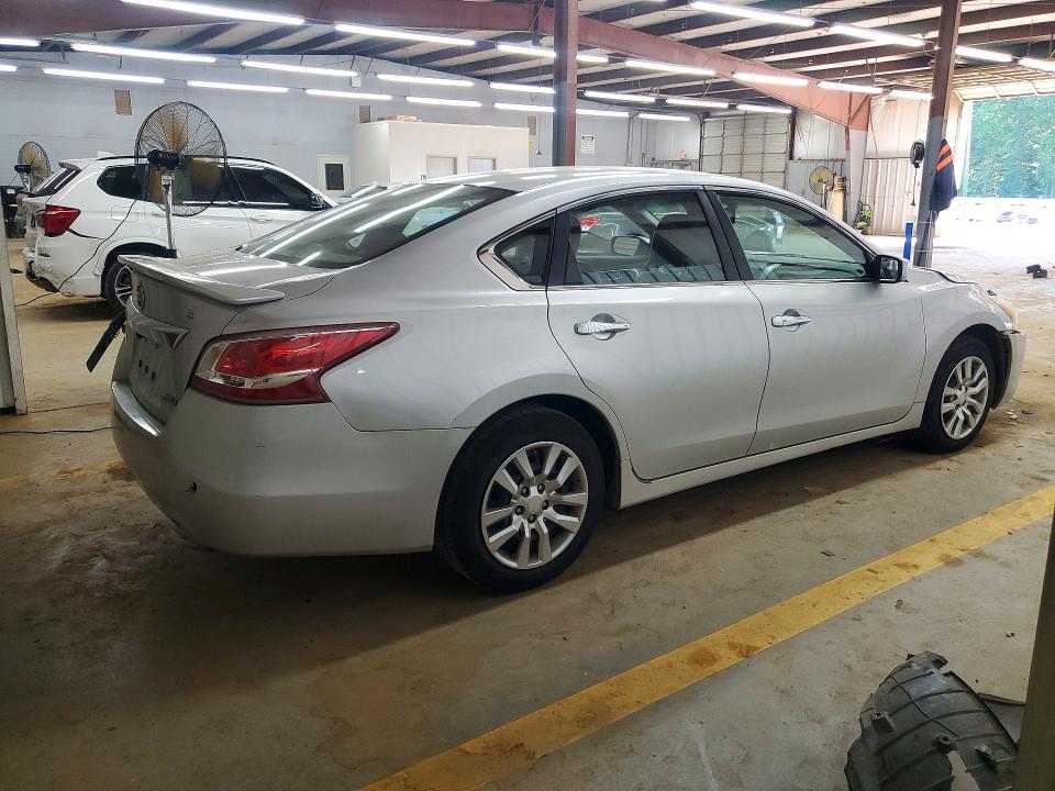 Photo 3 from auction – 2013 NISSAN ALTIMA with VIN 1N4AL3AP0DC155201