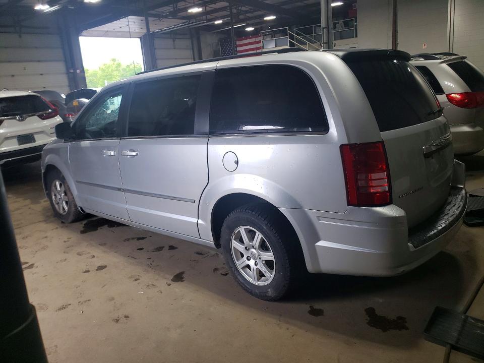 Photo 2 from auction – 2010 CHRYSLER TOWN & COUNTRY with VIN 2A4RR8D17AR422847
