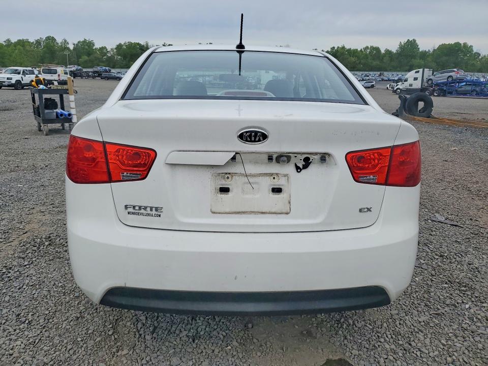 Фото 6 с аукциона – 2010 KIA FORTE с VIN KNAFU4A25A5046690
