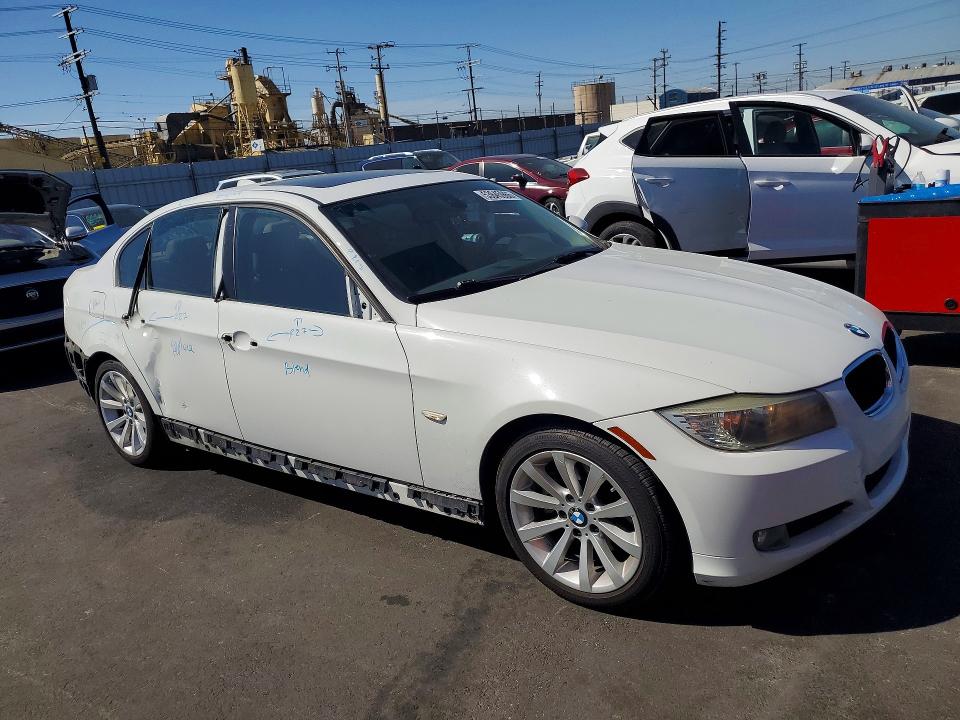 Photo 4 from auction – 2011 BMW 328 with VIN WBAPH5G56BNM75564