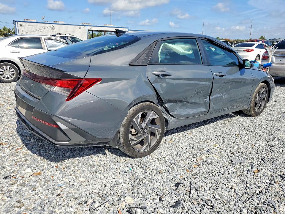 Photo 3 from auction – 2025 HYUNDAI ELANTRA with VIN KMHLM4DG2SU074656