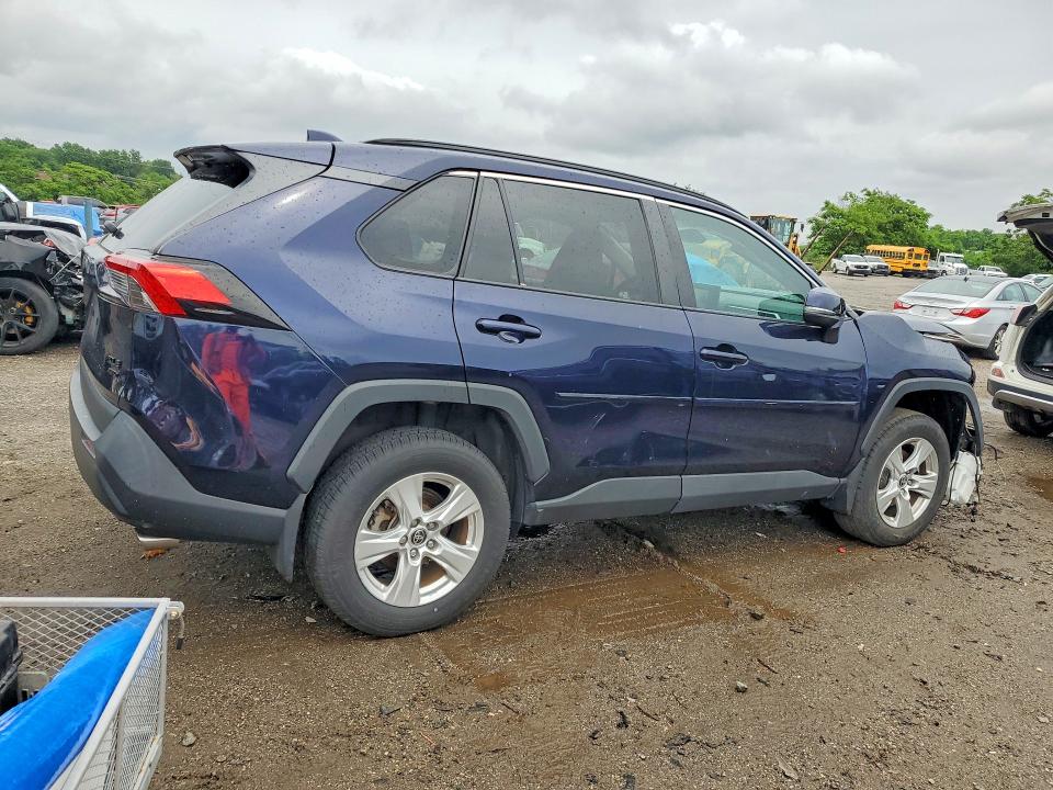 Photo 3 from auction – 2021 TOYOTA RAV4 with VIN 2T3P1RFV6MW230016