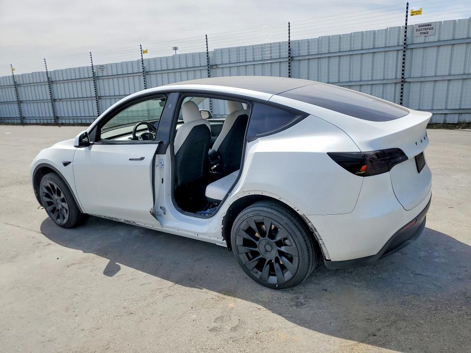 Photo 2 from auction – 2023 TESLA MODEL Y with VIN 7SAYGDEE8PF909564