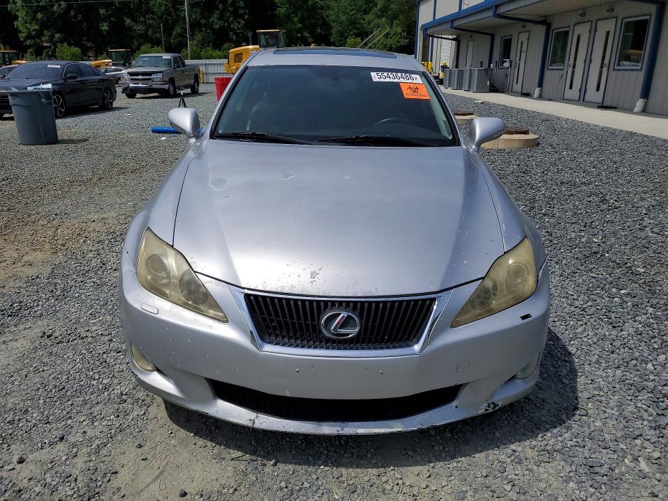 Photo 5 from auction – 2010 LEXUS IS with VIN JTHCF5C29A5037881
