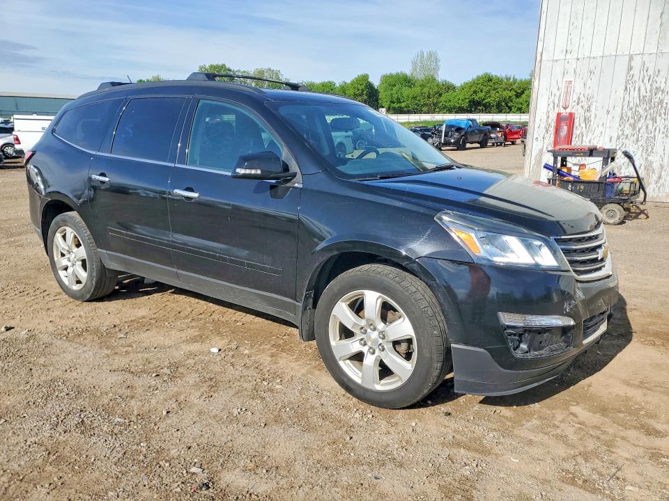 Photo 4 from auction – 2017 CHEVROLET TRAVERSE with VIN 1GNKRGKD4HJ333113