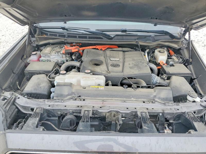 Photo 12 from auction – 2024 TOYOTA SEQUOIA with VIN 7SVAAABA5RX041523