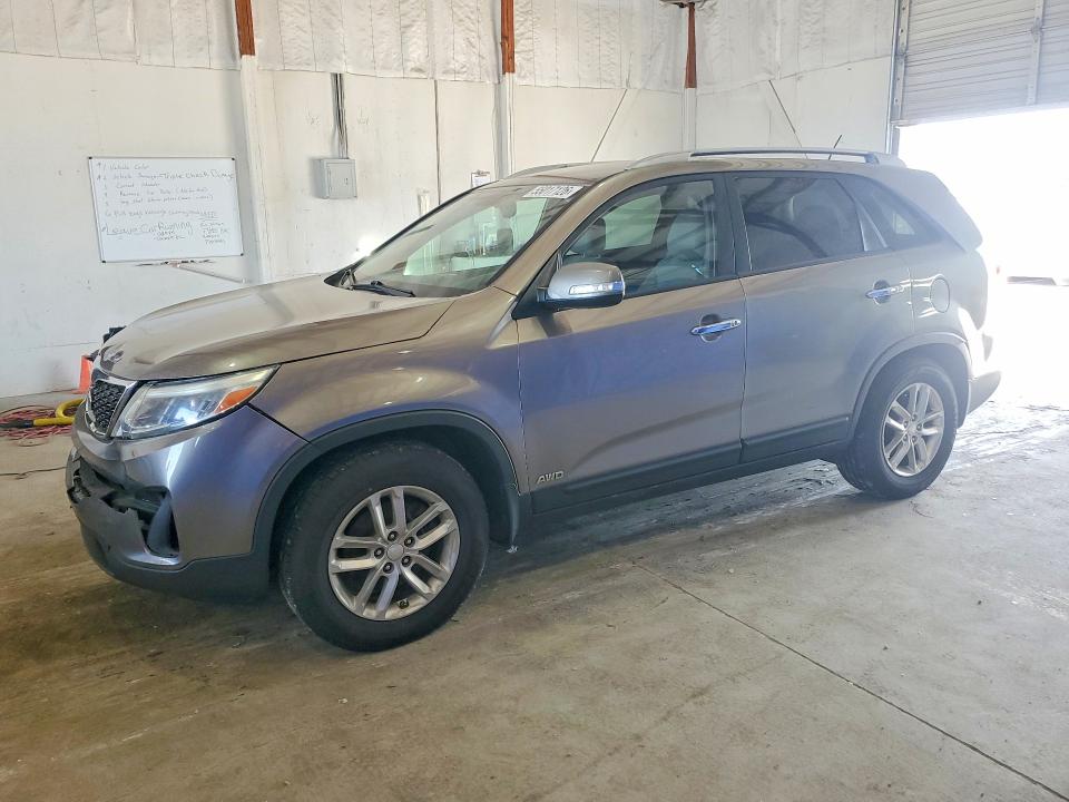 KIA SORENTO 2015 with VIN 5XYKTCA63FG624267 - Photo from auction