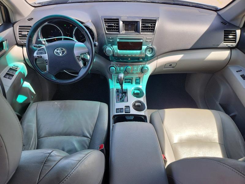 Photo 8 from auction – 2011 TOYOTA HIGHLANDER with VIN JTEBC3EH2B2002352