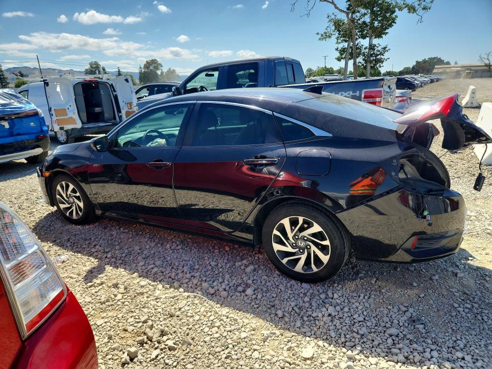 Photo 2 from auction – 2018 HONDA CIVIC with VIN 19XFC2F74JE201443