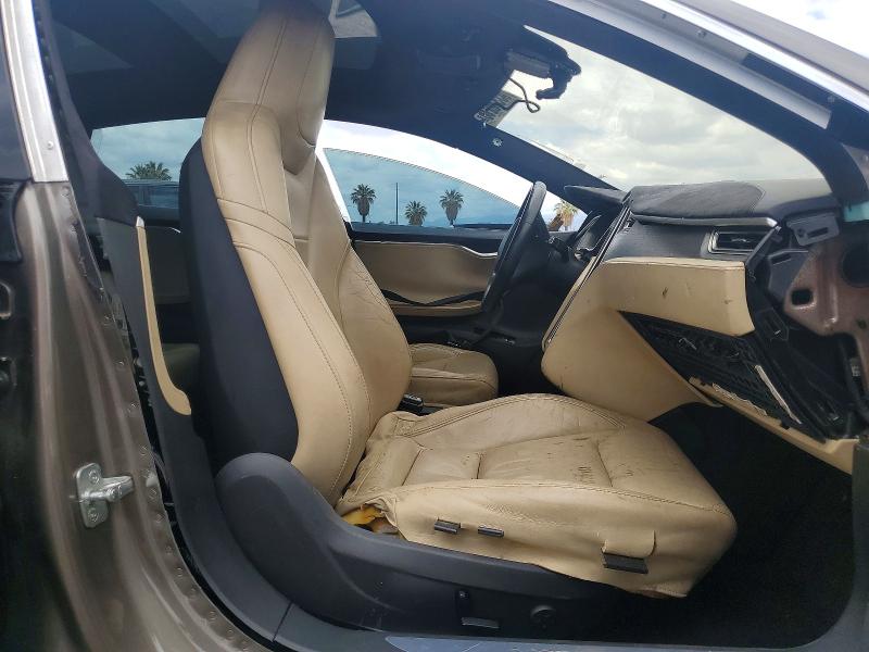 Photo 7 from auction – 2016 TESLA MODEL S with VIN 5YJSA1E20GF123881