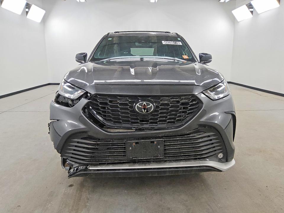 Photo 5 from auction – 2022 TOYOTA HIGHLANDER with VIN 5TDJZRBH9NS246132