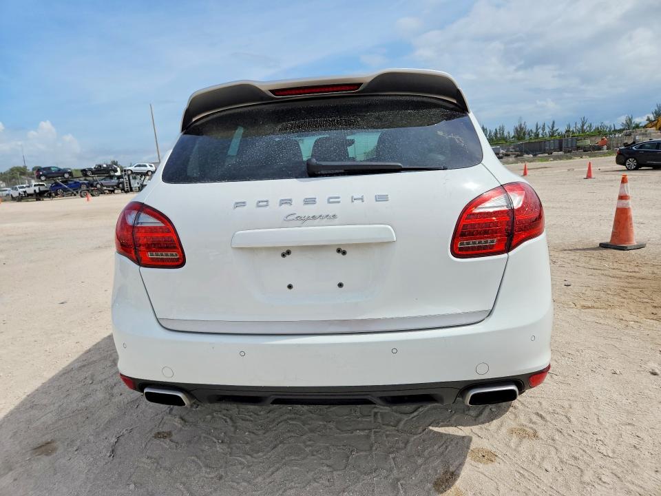Photo 6 from auction – 2014 PORSCHE CAYENNE with VIN WP1AA2A28ELA97451