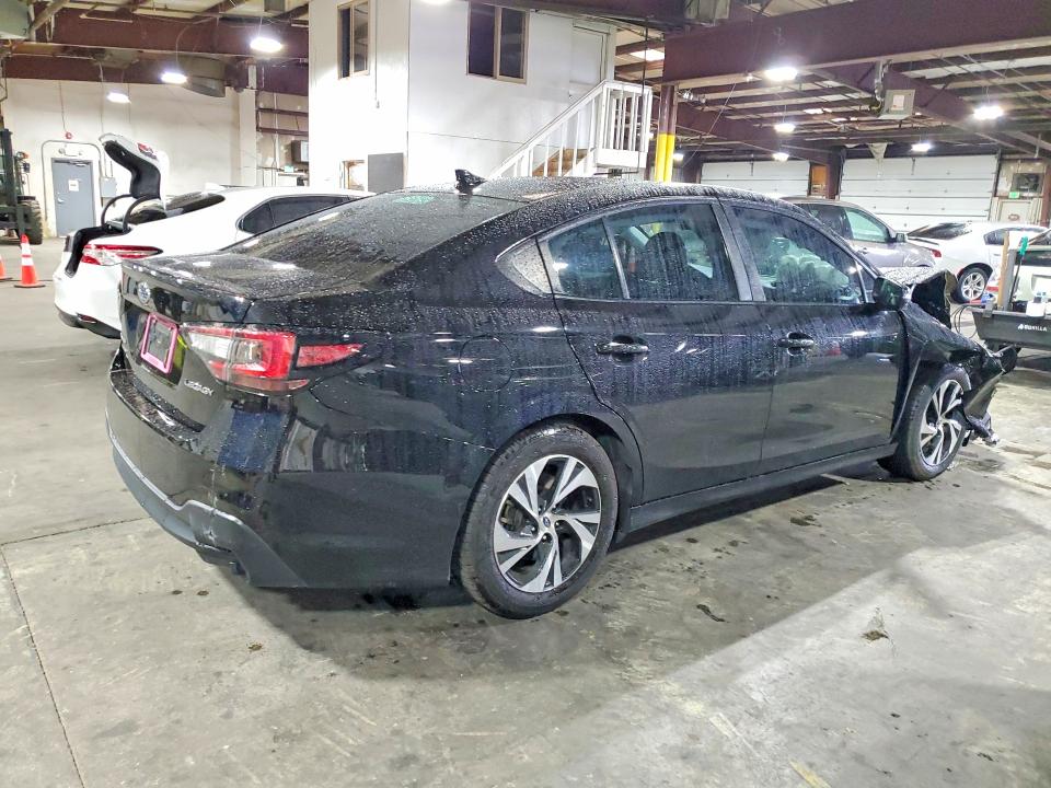 Photo 3 from auction – 2023 SUBARU LEGACY with VIN 4S3BWAF65P3012730