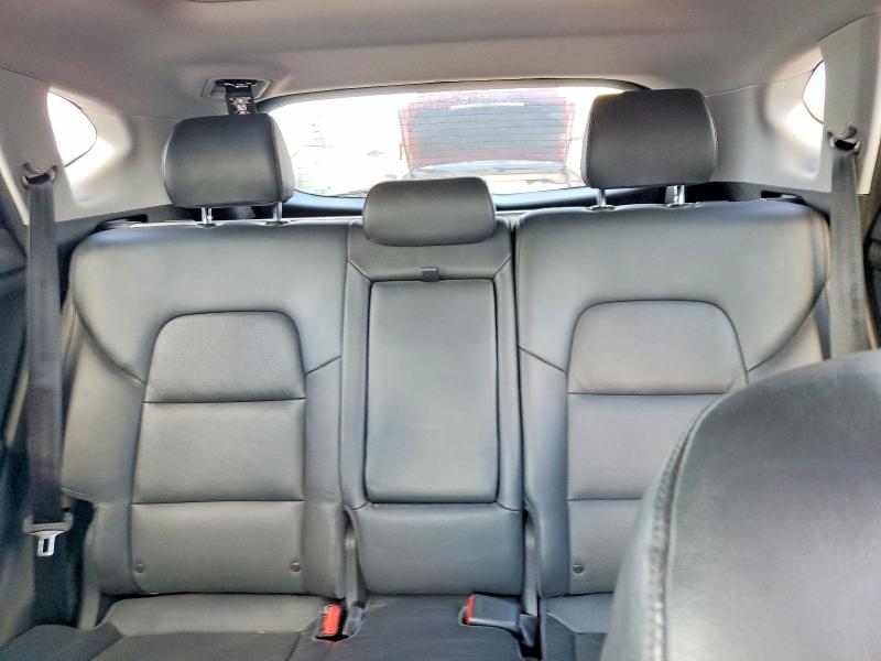 Photo 10 from auction – 2016 HYUNDAI TUCSON with VIN KM8J3CA21GU059263