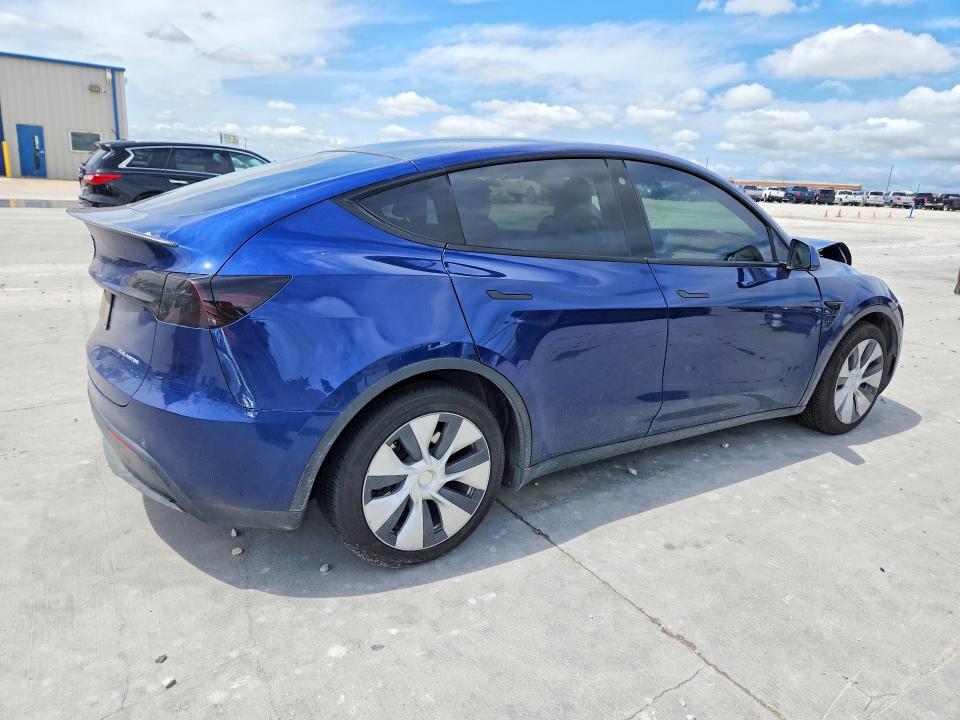 Photo 3 from auction – 2021 TESLA MODEL Y with VIN 5YJYGAEE7MF211471