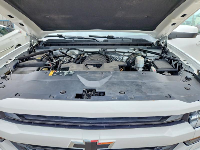 Photo 11 from auction – 2017 CHEVROLET SILVERADO with VIN 3GCUKRECXHG443461