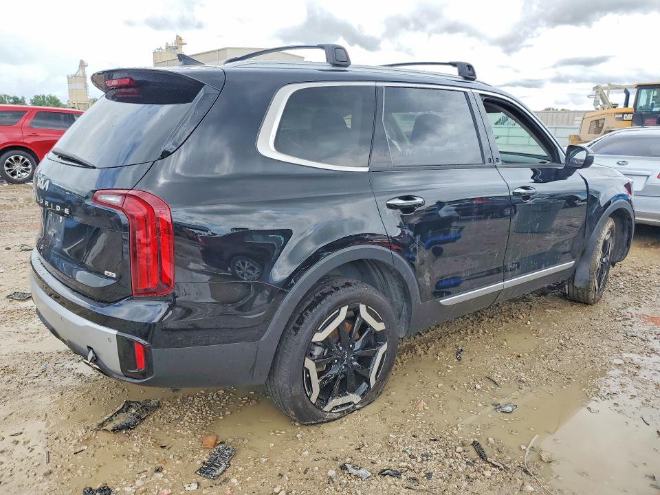 Photo 3 from auction – 2023 KIA TELLURIDE with VIN 5XYP6DGC4PG397382