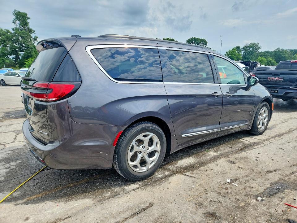Photo 3 from auction – 2023 CHRYSLER PACIFICA with VIN 2C4RC1GG5PR536269