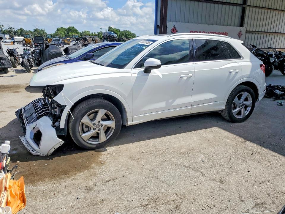 AUDI Q3 2020 with VIN WA1AECF3XL1124746 - Photo from auction