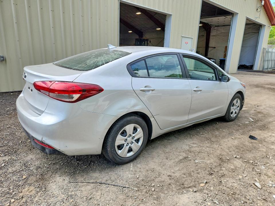 Фото 3 с аукциона – 2018 KIA FORTE с VIN 3KPFK4A72JE274929
