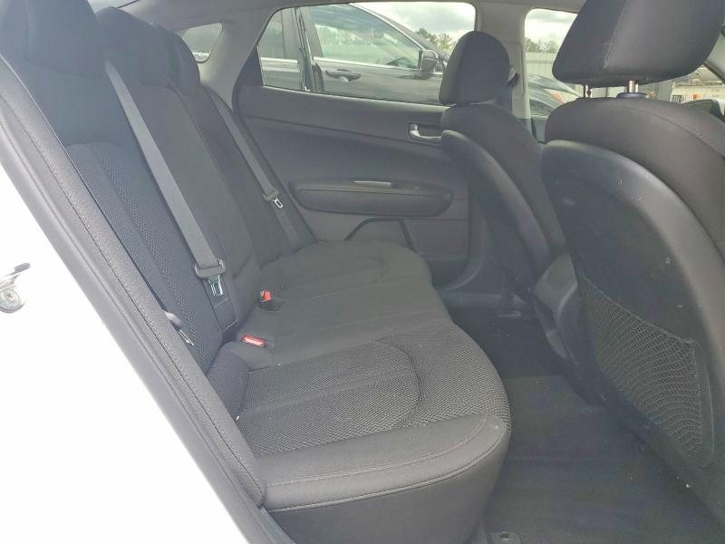Photo 10 from auction – 2019 KIA OPTIMA with VIN 5XXGT4L31KG301025