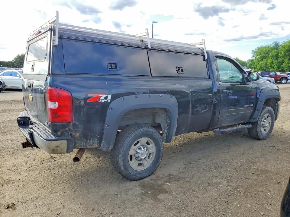 Photo 3 from auction – 2010 CHEVROLET SILVERADO with VIN 1GC3KXBGXAF116752