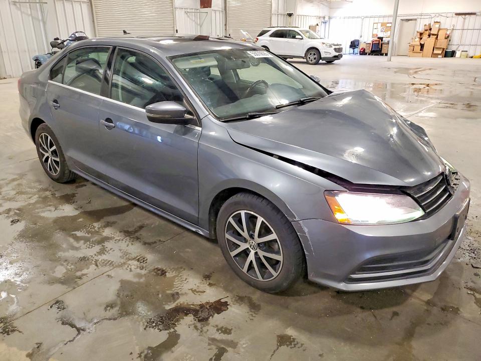 Photo 4 from auction – 2017 VOLKSWAGEN JETTA with VIN 3VWDB7AJ8HM391870