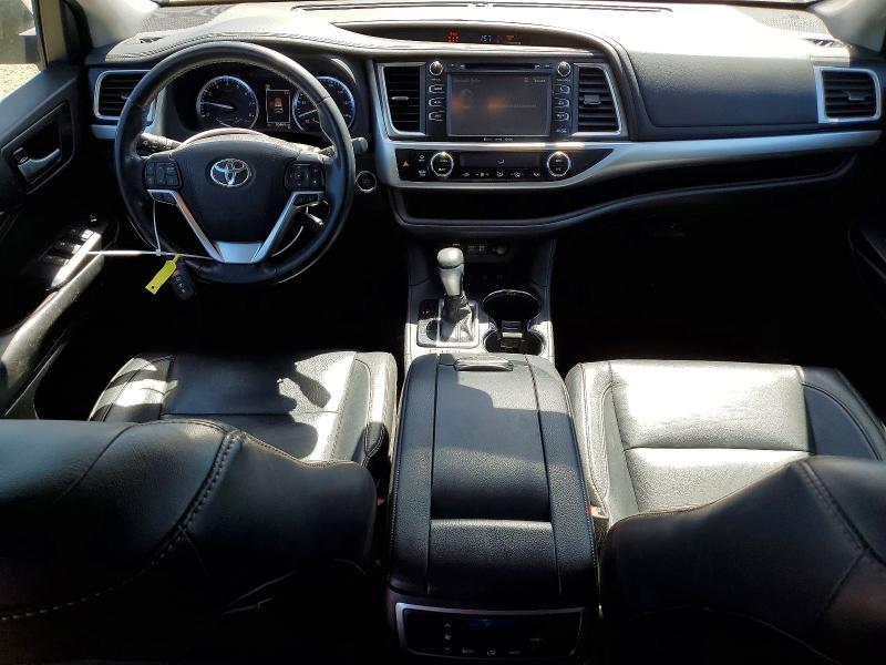 Photo 8 from auction – 2018 TOYOTA HIGHLANDER with VIN 5TDJZRFH5JS560574