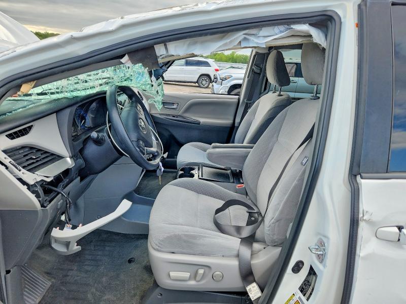 Photo 7 from auction – 2018 TOYOTA SIENNA with VIN 5TDKZ3DC4JS922869