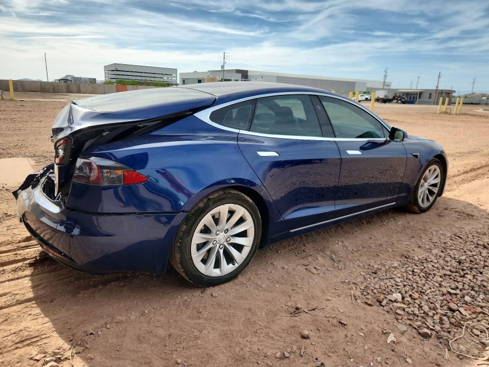Photo 3 from auction – 2017 TESLA MODEL S with VIN 5YJSA1E23HF198429