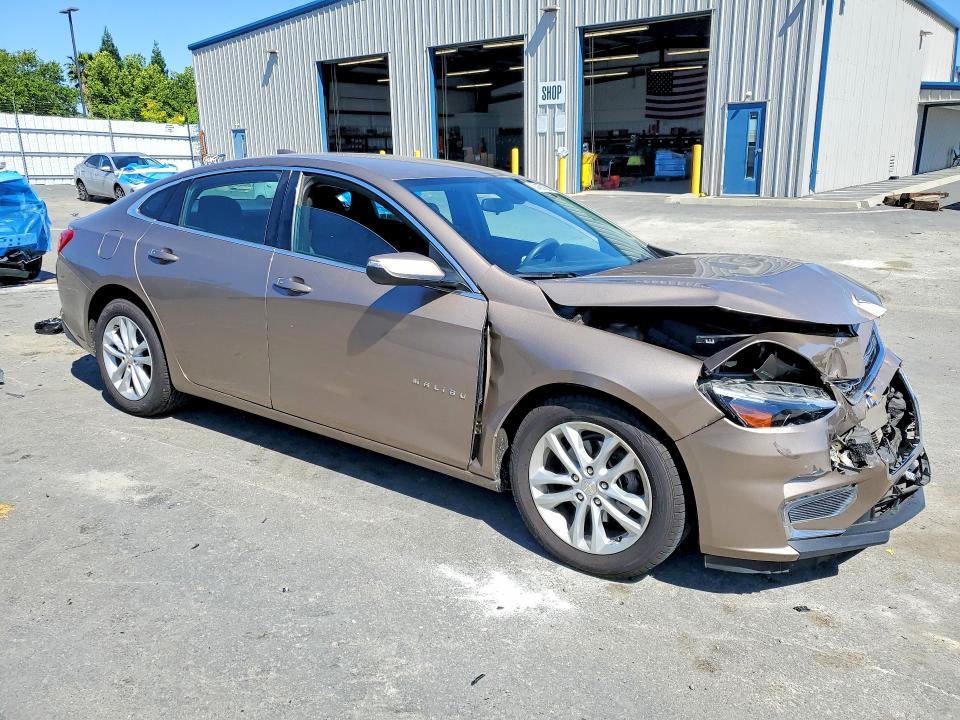 Photo 4 from auction – 2018 CHEVROLET MALIBU with VIN 1G1ZD5ST2JF229139