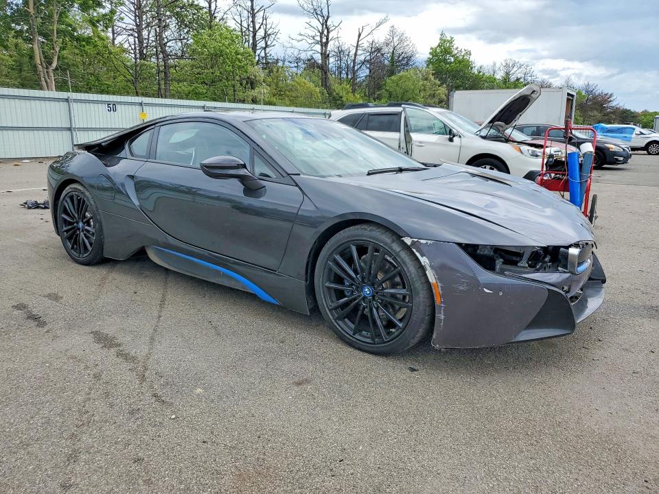 Photo 4 from auction – 2020 BMW I8 with VIN WBY2Z4C00L7F60776
