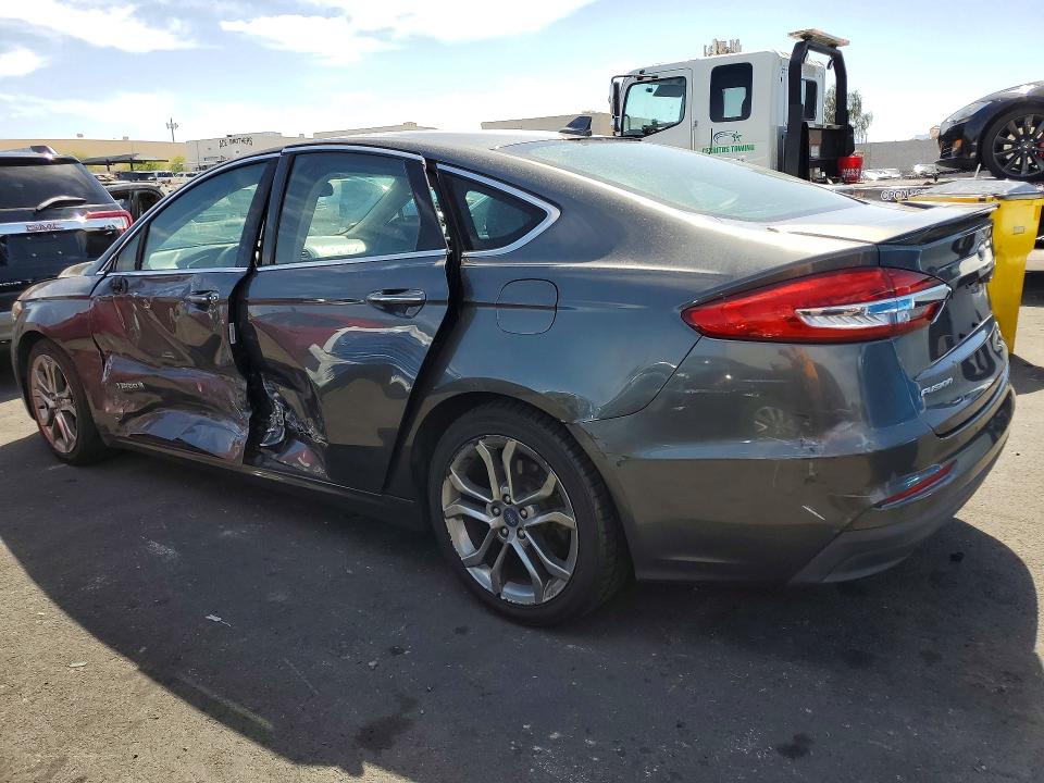 Photo 2 from auction – 2019 FORD FUSION with VIN 3FA6P0RU6KR272945